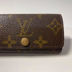 Pre-Loved Louis Vuitton 4 Key Holder